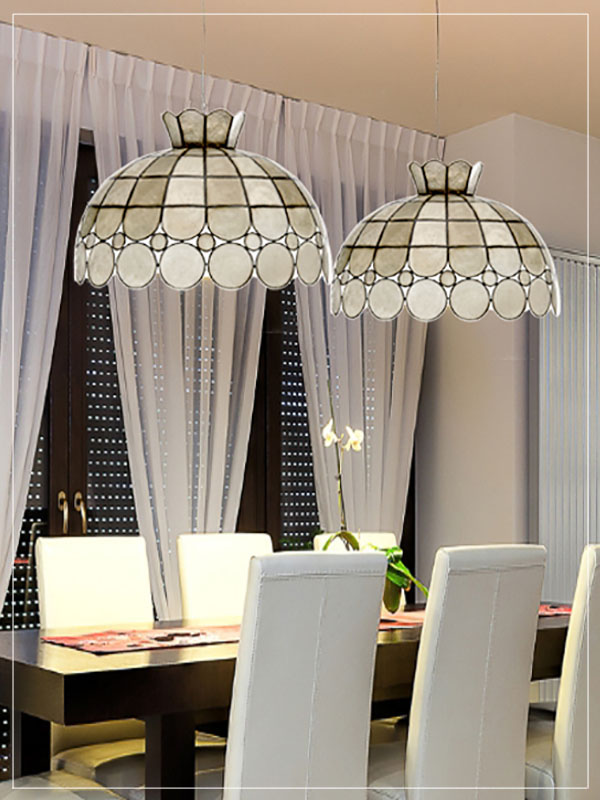 Pendant Tiffany style lampshade Dollar in a dining room.
